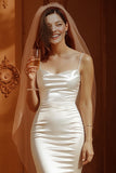 Vestido largo de novia de sirena de satén de tirantes blancos