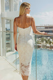 Vestido de novia blanco de encaje con tirantes finos