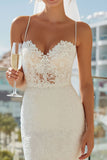 Vestido largo de novia de tirantes finos de marfil de encaje