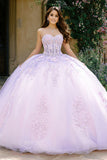 Vestido de corte de gala lila sin tirantes con corsé aplicado a la quinceañera