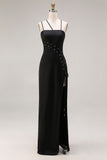 Vestido formal largo de tirantes finos de satén negro con abertura