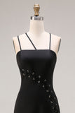 Vestido formal largo de tirantes finos de satén negro con abertura