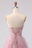 Vestido de graduación rosa sin tirantes en línea A, con cuentas y volantes, con abertura