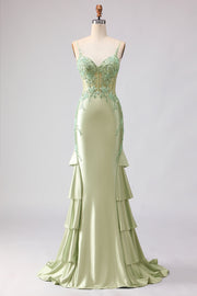 Vestido de fiesta sirena verde claro con volantes y corsé de encaje en la espalda