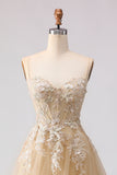 Vestido largo de tul con cuentas verde salvia y bordado