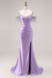 Vestido largo de graduación de satén lila claro sirena de color morado claro con cuentas y abertura