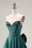 Vestido largo de corte largo verde verde oscuro de satén A-Line con cuentas y lazo