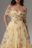 Vestido midi de tul amarillo floral al hombro descubierto con volantes