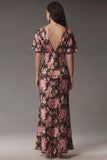 Vestido midi de satén de satén con flor rosa negra y escote en V y manga corta