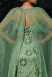 Corsé de tirantes finos verdes bordados con volantes y vestido de noche con abertura