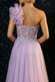 Vestido de noche sirena de un hombro con volantes y liados púrpura brillante con pliantes y abertura