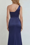 Vestido de Madre de la Novia de Satén Sirena de un solo hombro azul marino con apliques