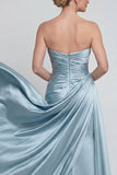 Vestido largo de satén de la madre de la novia azul con tirantes y sirena de tirantes