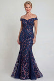Vestido largo de madre de la novia de sirena azul marino con hombros largos y lentejuelas