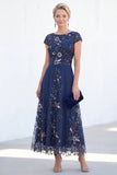 Vestido de madre de la novia azul marino brillante con escote barco