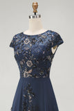 Vestido de madre de la novia azul marino brillante con escote barco