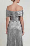 Vestido de madre de novia con hombros descubiertos, gris plateado, línea A