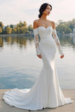 Vestido de novia de cola de sirena de satén de marfil con mangas