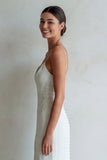 Vestido de novia de tirantes finos de marfil con cola de sirena y encaje