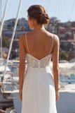 Vestido de novia con tirantes finos de encaje en marfil sirena