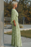 Vestido de madre de la novia floral verde salvia con mangas acampanadas