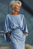 Vestido de madre de la novia azul polvoriento con funda y funda arrugada y mangas acampanadas