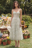 Corsé apliqueado verde claro con tirantes finos Un vestido Midi de línea