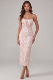 Vestido midi sin tirantes con corsé con flor rosa y sin tirantes