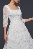 Vestido de novia largo de mangas 3/4 de línea blanca con flores 3D