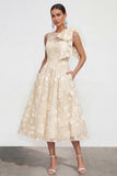 Vestido midi rosa floral con arco y cuello redondo, bolsillos
