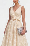 Vestido midi floral midi de escote en V lila con lazo