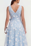 Vestido midi floral midi de escote en V lila con lazo