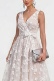 Vestido midi floral midi de escote en V lila con lazo