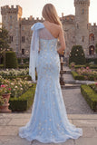 Vestido de graduación azul brillante de un solo hombro con tul con cuentas y sirena con lazo