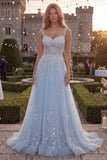 Vestido largo de graduación azul brillante de tirantes finos con cuentas y tul con apliques