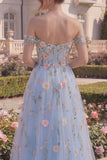 Vestido largo de graduación de tul azul con línea A y hombros descubiertos, corsé floral con aplicaciones y flores 3D
