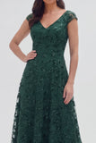 Vestido de Madre de la Novia Verde oscuro con escote en pico floral A Line Cap