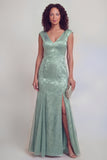 Vestido largo de sirena de sirena verde salvia con escote en V y abertura