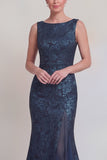 Vestido largo de sirena con cuello barco y sirena verde oscuro con abertura