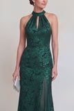 Vestido largo de sirena con corte verde salvia y abertura