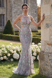 Vestido largo de graduación con escote halter de tul y tul de flores plateadas con una flor 3D