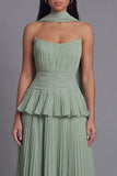 Vestido midi sin tirantes plisados plisados y volantes A-Line Dusty Sage con bufanda al cuello