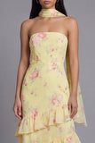 Vestido largo de invitado de boda de chiffon blanco rosa rosa sin tirantes con volantes y bufanda de cuello