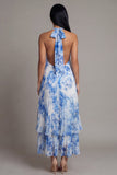 Vestido largo plisado azul cielo con escote en A y cuello halter, con lazo