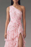 Vestido largo de invitado de boda rosa de un hombro, estampado en escalones, con estampado floral y abertura de gasa
