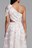 Vestido floral de un hombro blanco rosa con corte de gasa en línea A con lazo