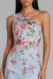 Vestido midi de tul floral azul rosa de un hombro y funda