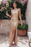 Vestido Maxi de lentejuelas con cuello halter dorado y brillante con abertura