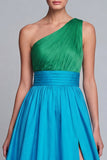 Vestido formal largo de una línea verde y azul de un hombro con abertura
