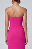 Vestido formal largo de sirena sin tirantes con tirantes en bloques de color fucsia y rojo